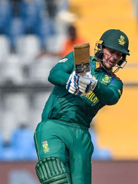 Strong batting performance sees South Africa post 333 .